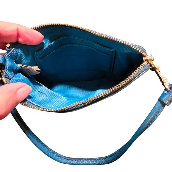 Coach New York Corner Zip Turquois Wristlet Wallet with Horse & Carriage Small - Picture 3 of 3